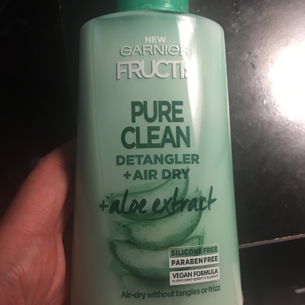 Garnier pure clean detangler